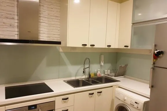 A 3-bedroom condo for rent at Bright Sukhumvit 24, BTS Phrom Phong, Bangkok, view 7