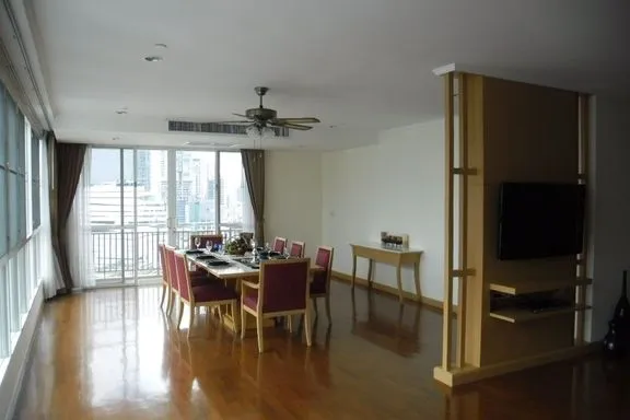 A 4-bedroom condo for rent at GM Height, BTS Phrom Phong, Bangkok, view 2