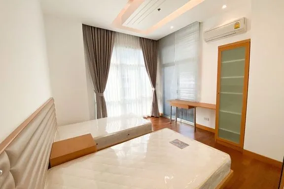 A 2-bedroom condo for rent at Grand Langsuan Condominium, BTS Ratchadamri, Bangkok, view 7
