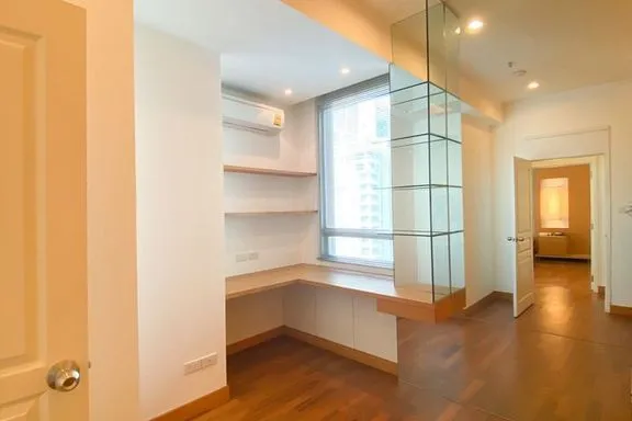 A 2-bedroom condo for rent at Grand Langsuan Condominium, BTS Ratchadamri, Bangkok, view 8