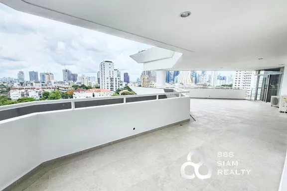 A 4-bedroom condo for rent at La Cascade Condominium, BTS Ekkamai, Bangkok