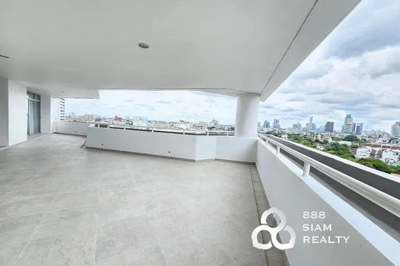 A 4-bedroom condo for rent at La Cascade Condominium, BTS Ekkamai, Bangkok, view 2