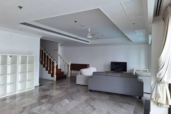 A 3-bedroom condo for rent at Le Raffine Sukhumvit 24 Condominium, BTS Phrom Phong, Bangkok, view 10