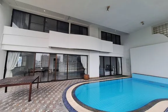 A 3-bedroom condo for rent at Le Raffine Sukhumvit 24 Condominium, BTS Phrom Phong, Bangkok, view 2