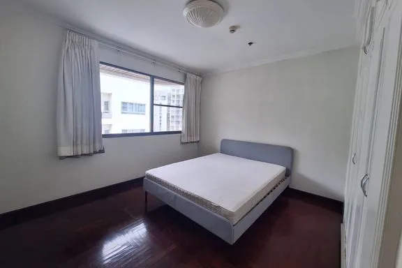 A 3-bedroom condo for rent at Le Raffine Sukhumvit 24 Condominium, BTS Phrom Phong, Bangkok, view 7