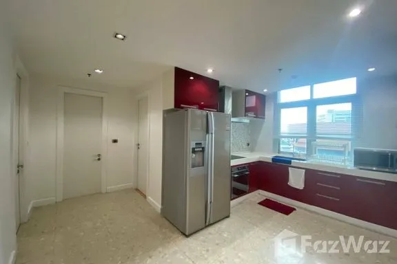 A 3-bedroom condo for rent at Nusasiri Grand, BTS Ekkamai, Bangkok, view 10