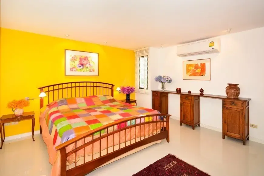 A 4-bedroom condo for rent at Polo Residence, MRT Lumphini, Bangkok, view 12