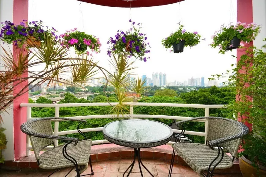 A 4-bedroom condo for rent at Polo Residence, MRT Lumphini, Bangkok, view 4