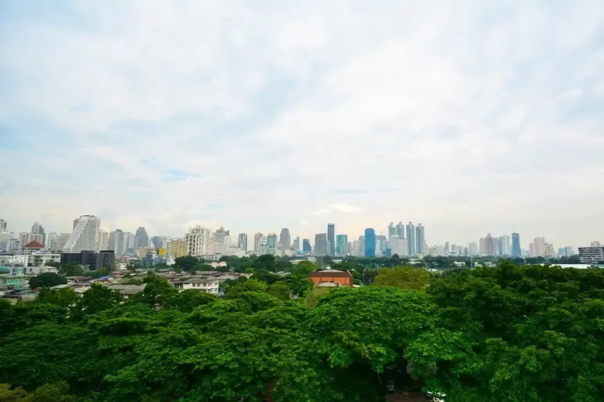 A 4-bedroom condo for rent at Polo Residence, MRT Lumphini, Bangkok, view 5