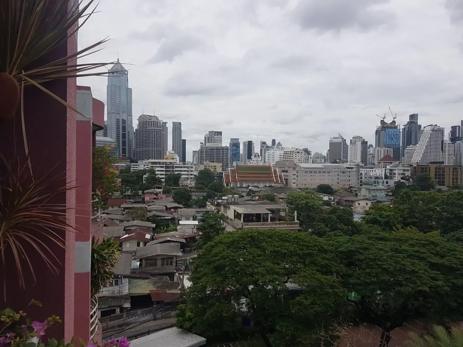 A 4-bedroom condo for rent at Polo Residence, MRT Lumphini, Bangkok, view 6