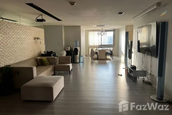 A 3-bedroom condo for rent at President Park, MRT Queen Sirikit, Bangkok, view 3