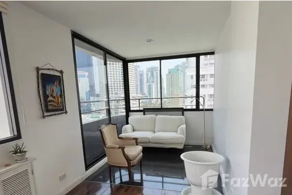 A 4-bedroom condo for rent at Sukhumvit Casa, BTS Asok, Bangkok, view 2