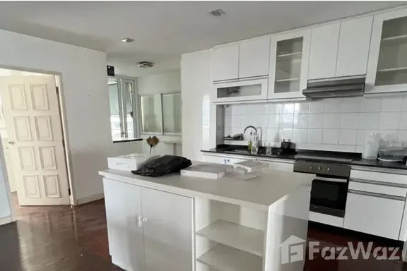 A 4-bedroom condo for rent at Sukhumvit Casa, BTS Asok, Bangkok, view 5