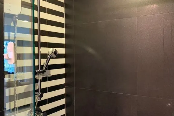 A 3-bedroom condo for rent at The Crest Sukhumvit 24, BTS Phrom Phong, Bangkok, view 6