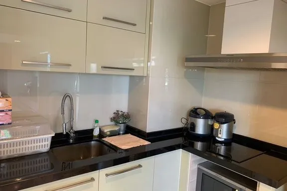 A 3-bedroom condo for rent at The Crest Sukhumvit 24, BTS Phrom Phong, Bangkok, view 8