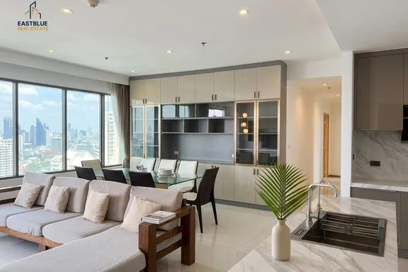 A 3-bedroom condo for rent at The Emporio Place, BTS Phrom Phong, Bangkok, view 2