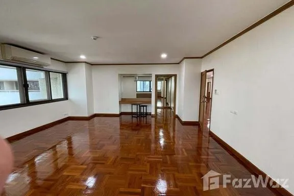 A 4-bedroom condo for rent at Tower Park, ARL Makkasan, Bangkok